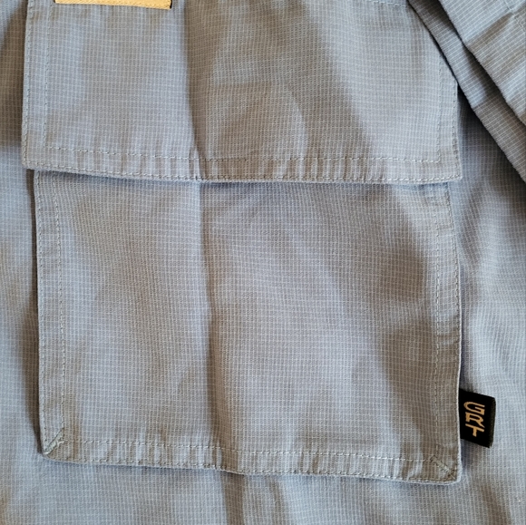 Columbia Men's Medium Casual Shirt - Picture 3 of 5